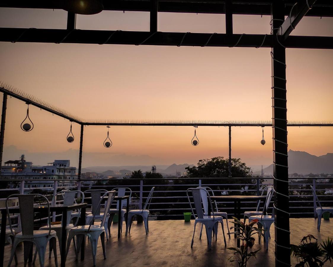 Hotel Lake Bridge Udaipur Esterno foto